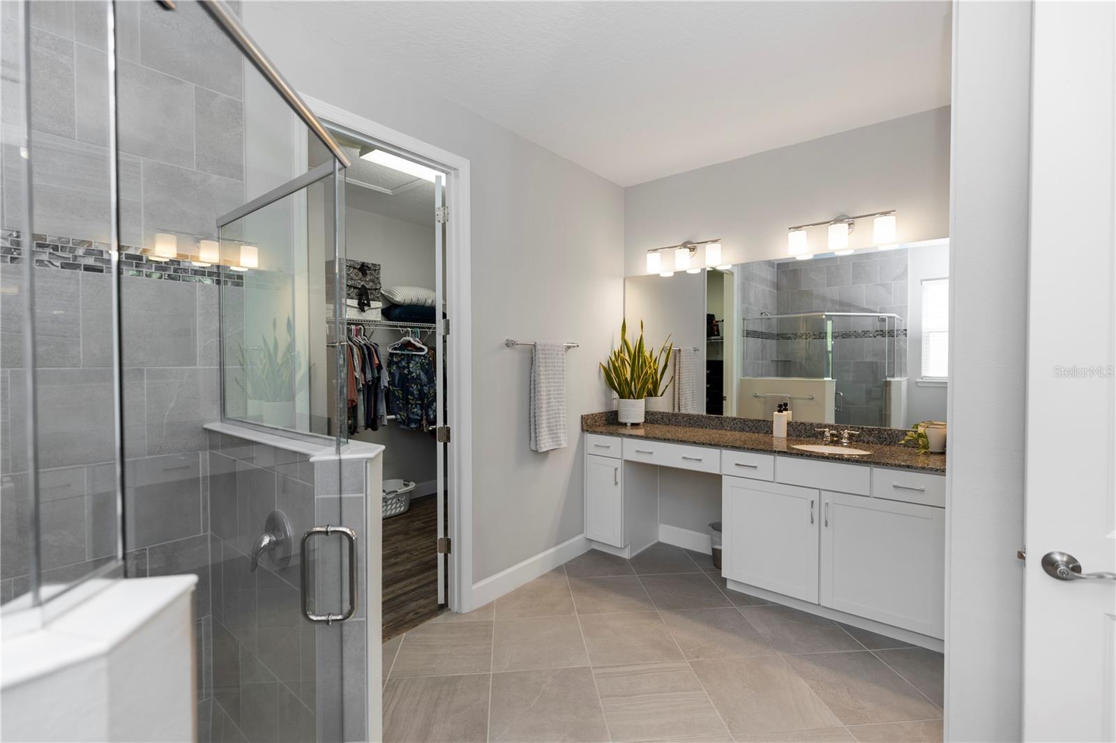 1227 VICTORIA HILLS DR N