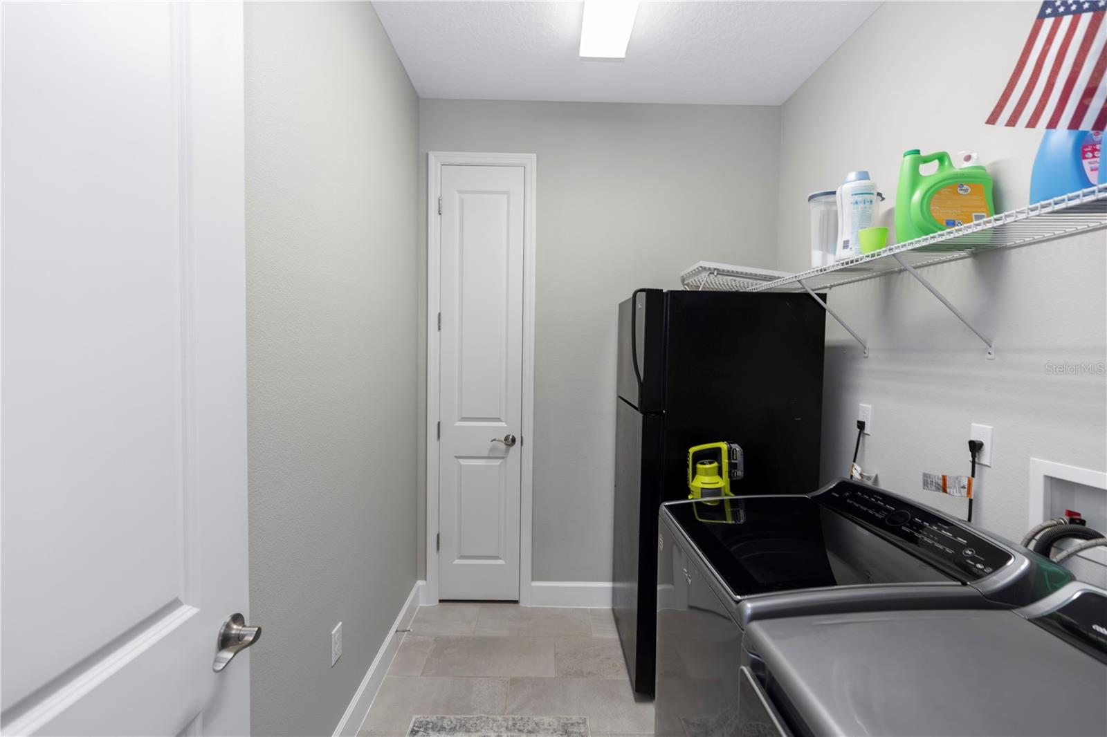 1227 VICTORIA HILLS DR N