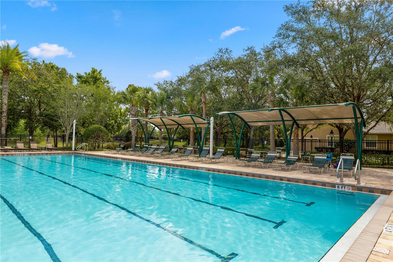 1227 VICTORIA HILLS DR N