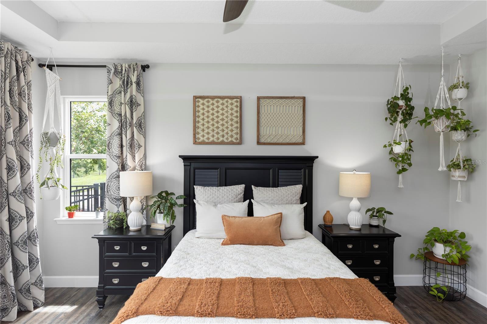 1227 VICTORIA HILLS DR N