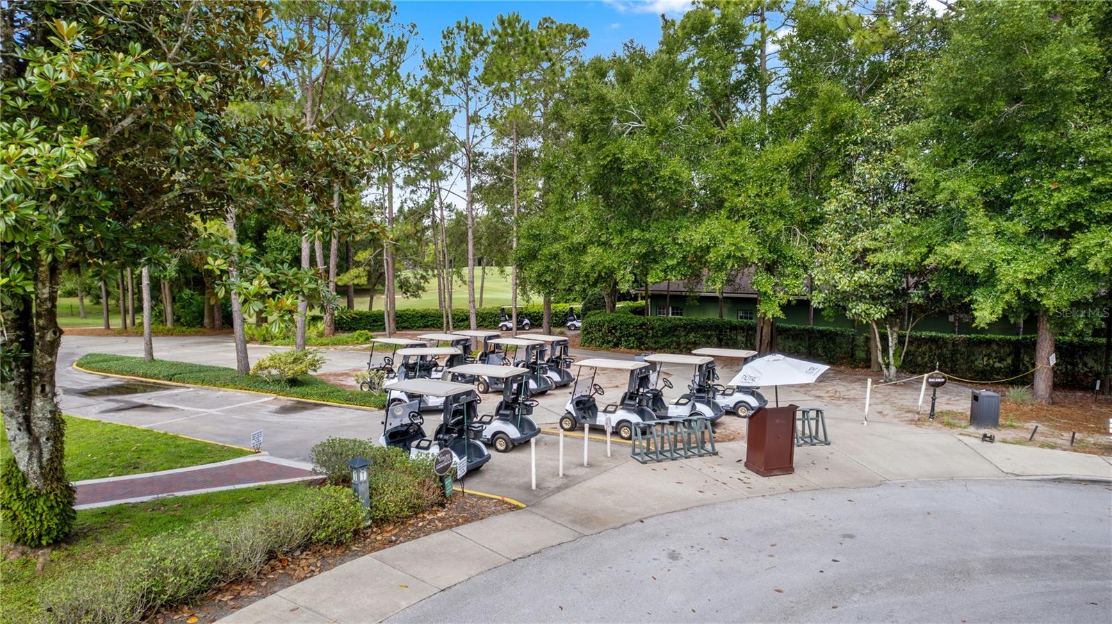 1227 VICTORIA HILLS DR N