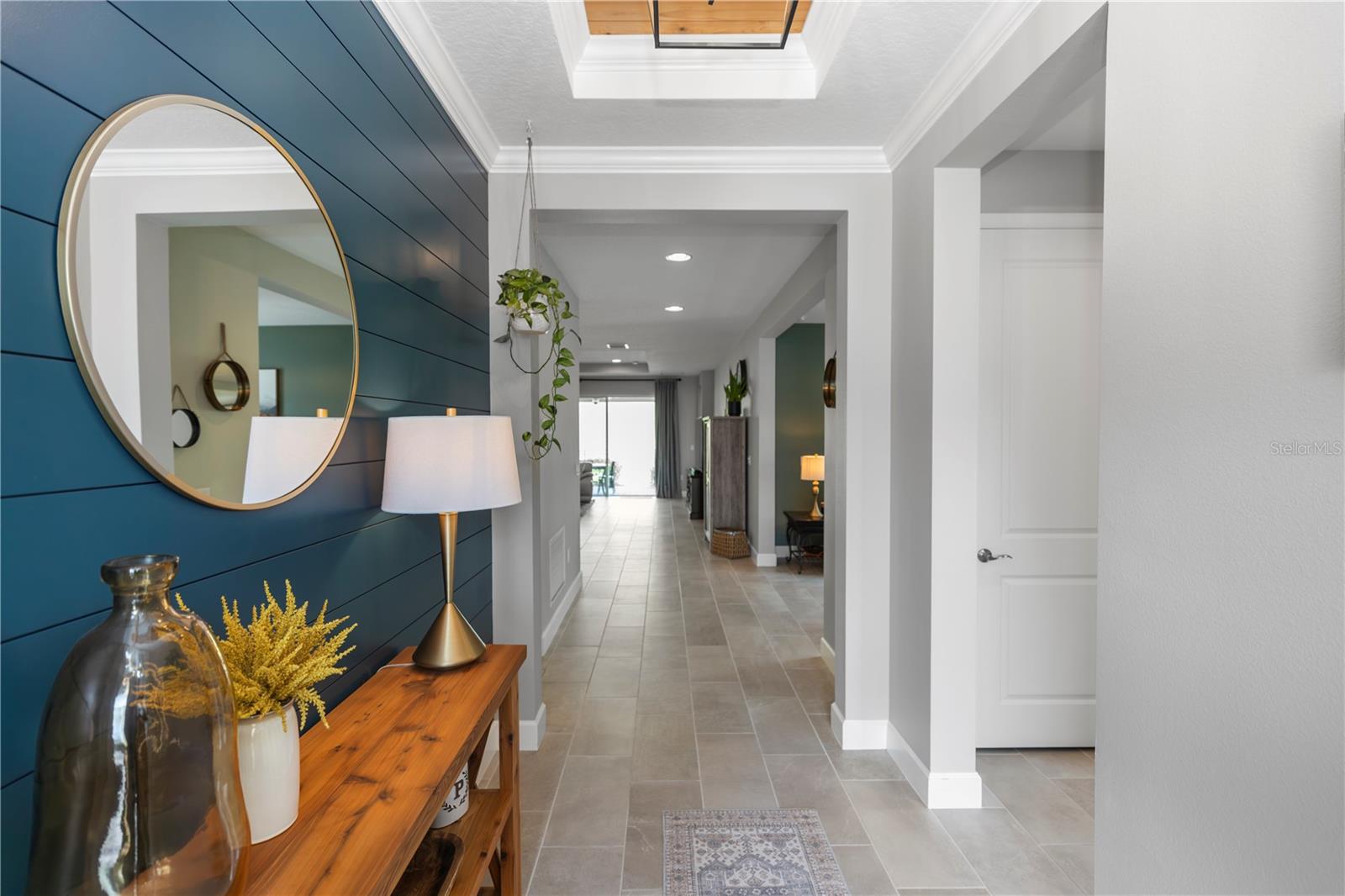 1227 VICTORIA HILLS DR N