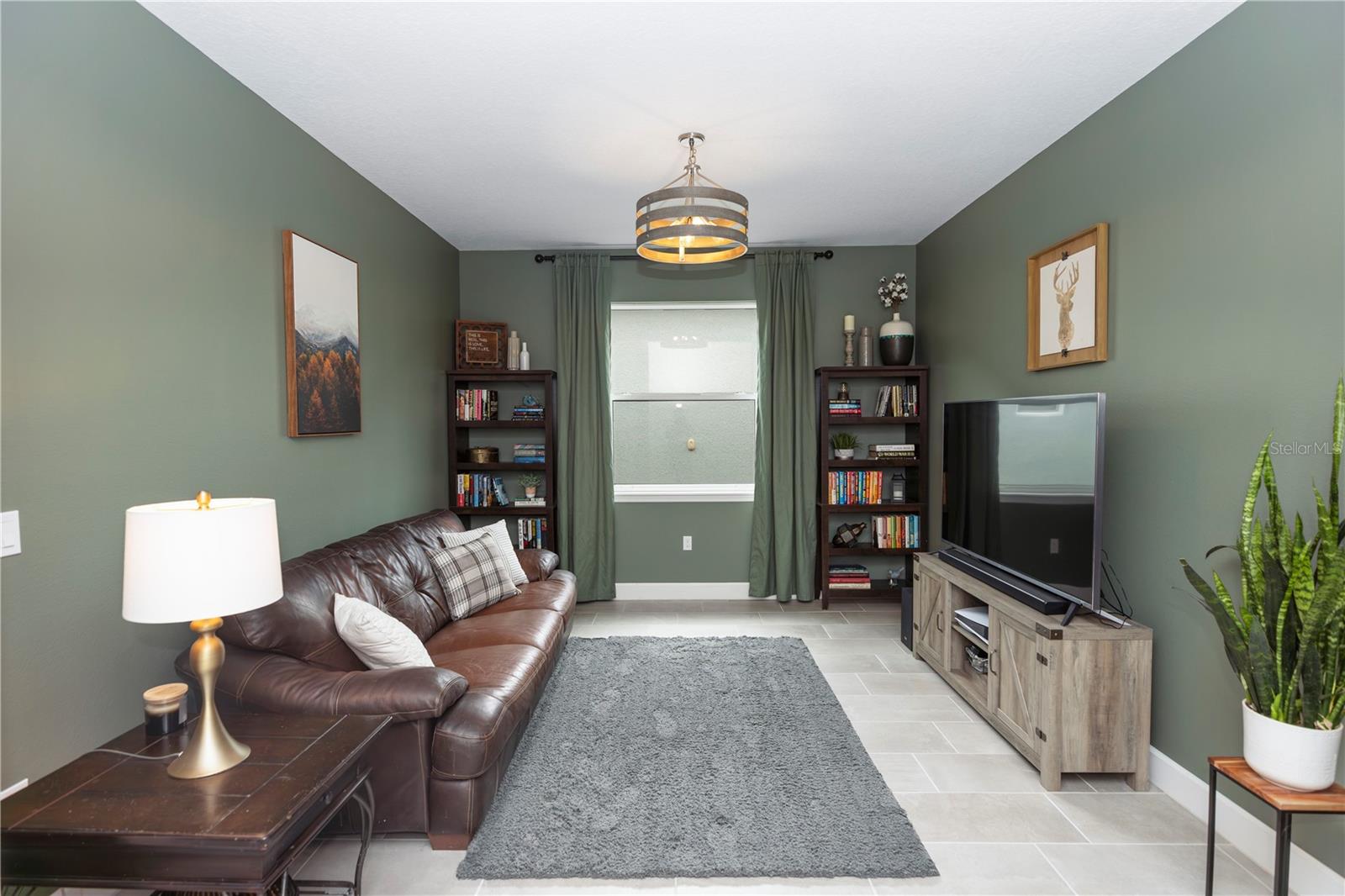 1227 VICTORIA HILLS DR N