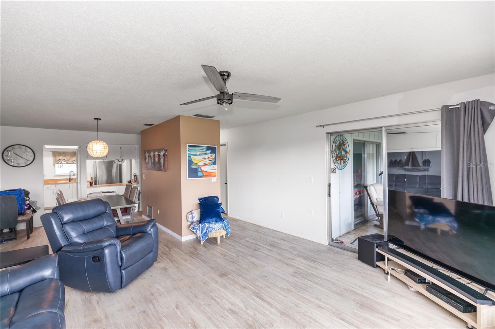 1232 HARBOUR POINT DR