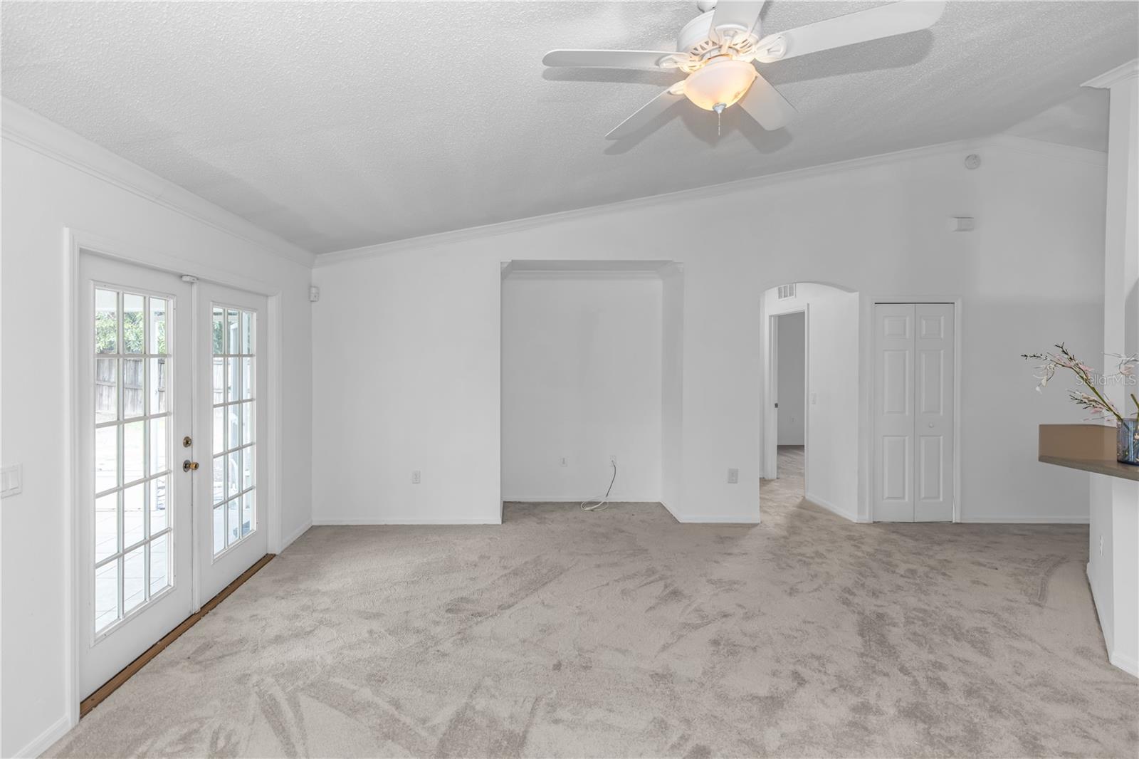 1384 FREEPORT DR
