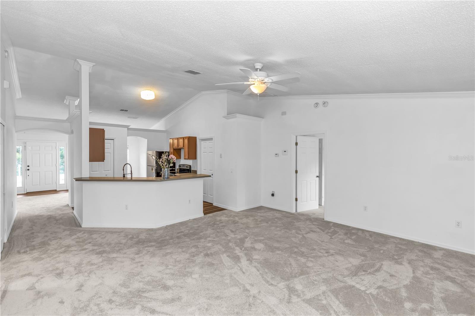 1384 FREEPORT DR