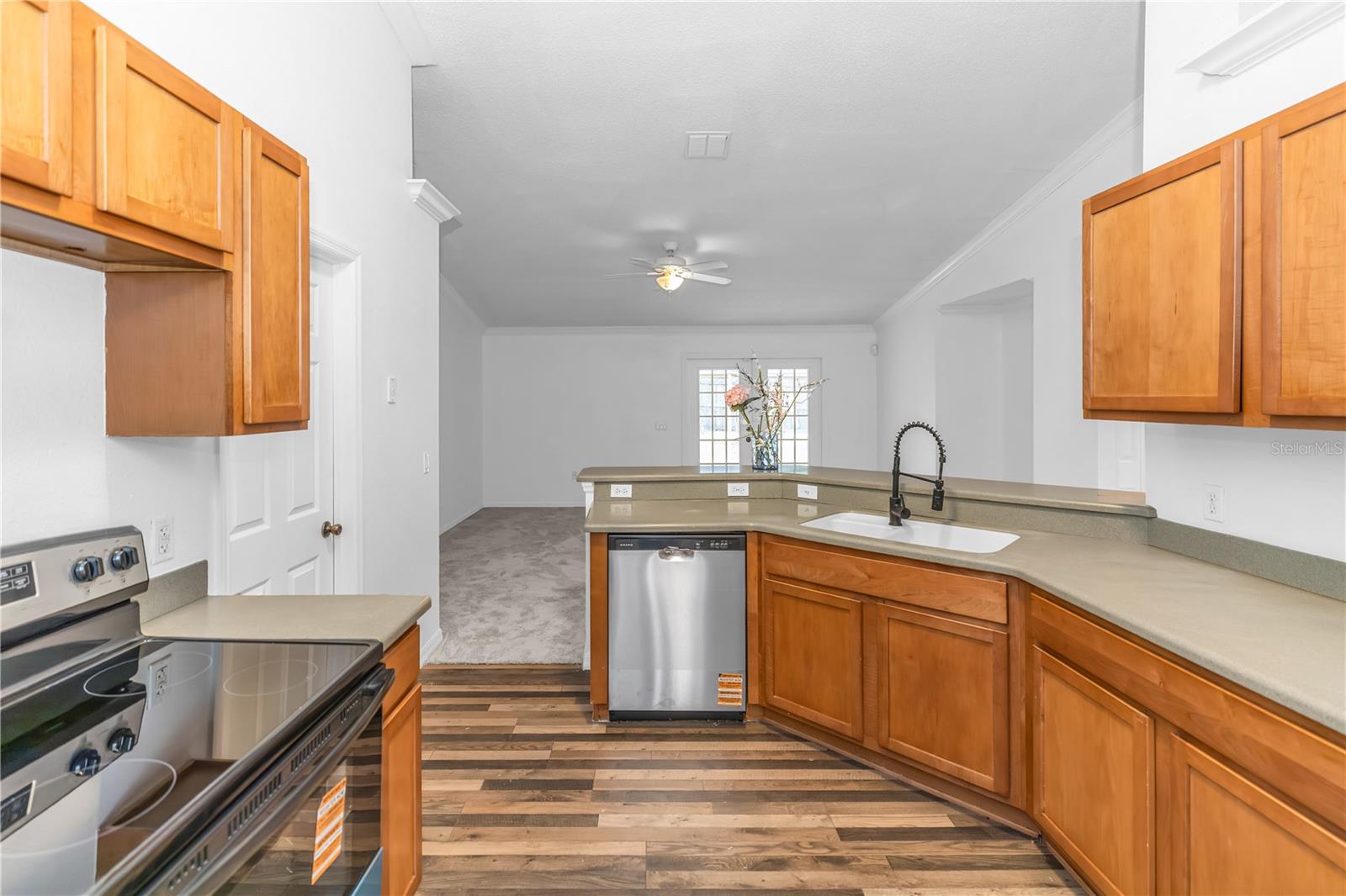 1384 FREEPORT DR