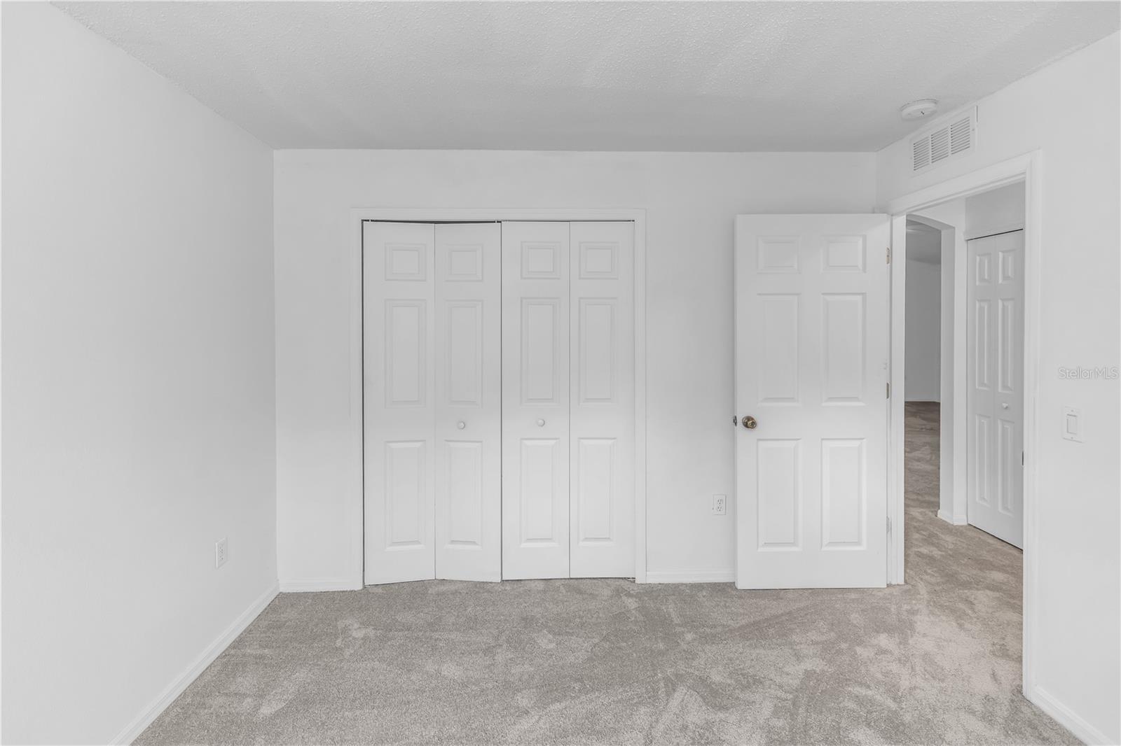 1384 FREEPORT DR