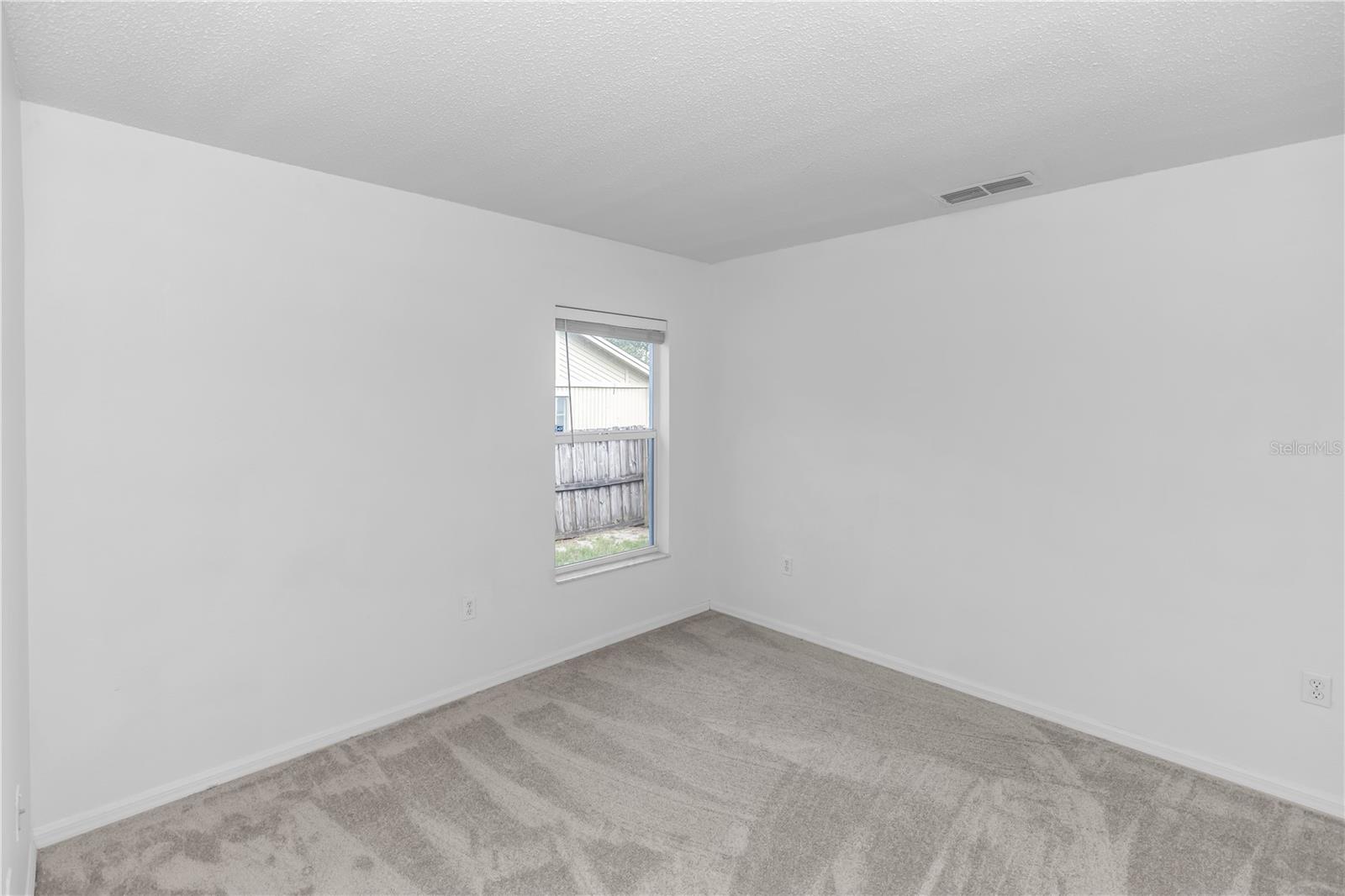 1384 FREEPORT DR