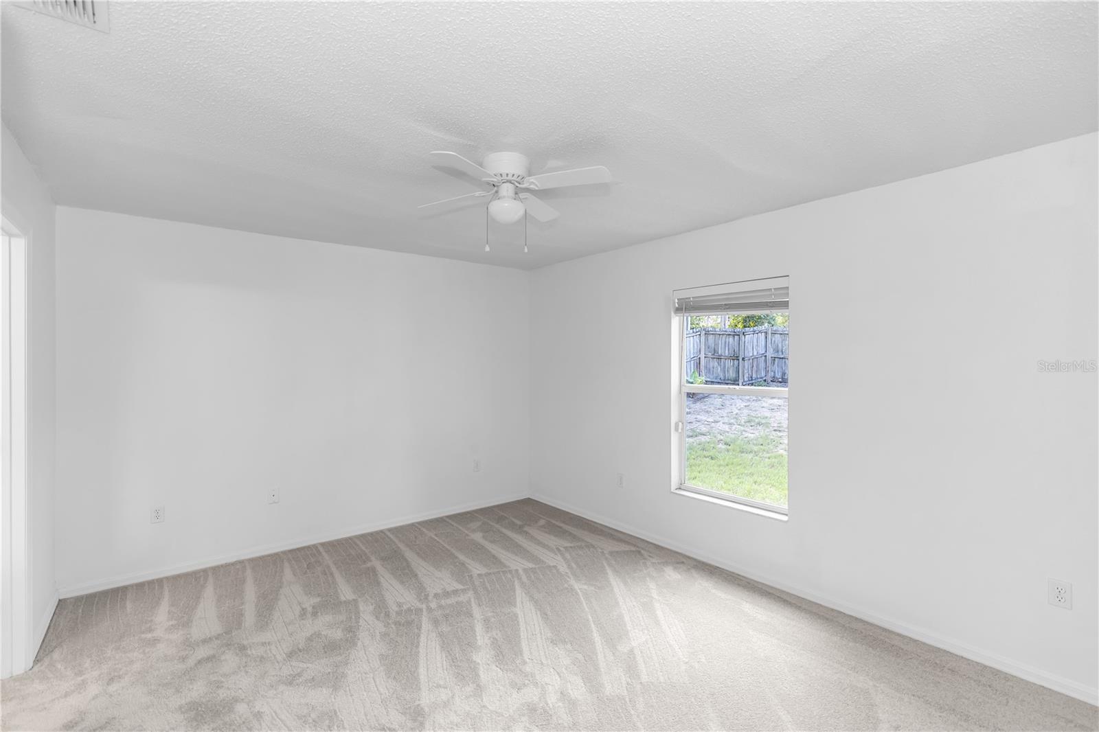1384 FREEPORT DR
