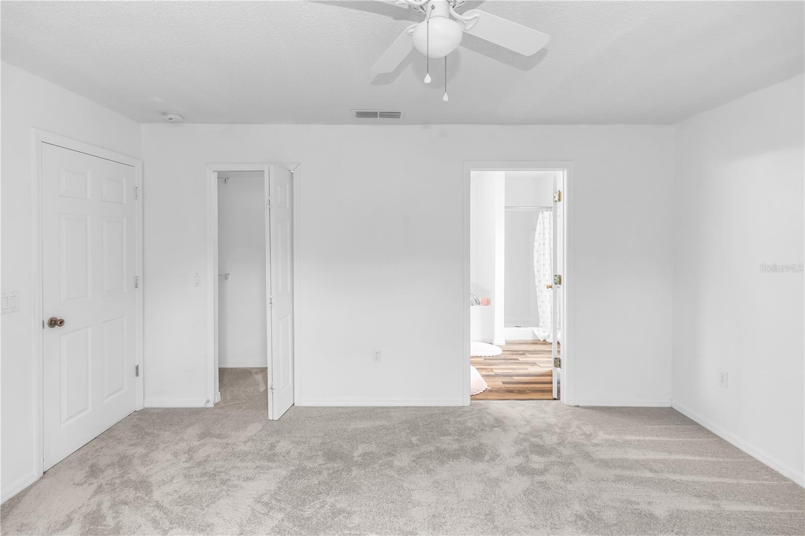1384 FREEPORT DR