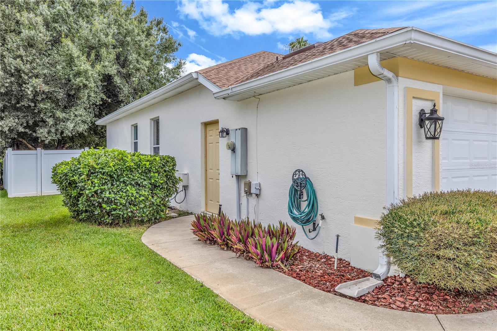 460 QUAIL HILL DR