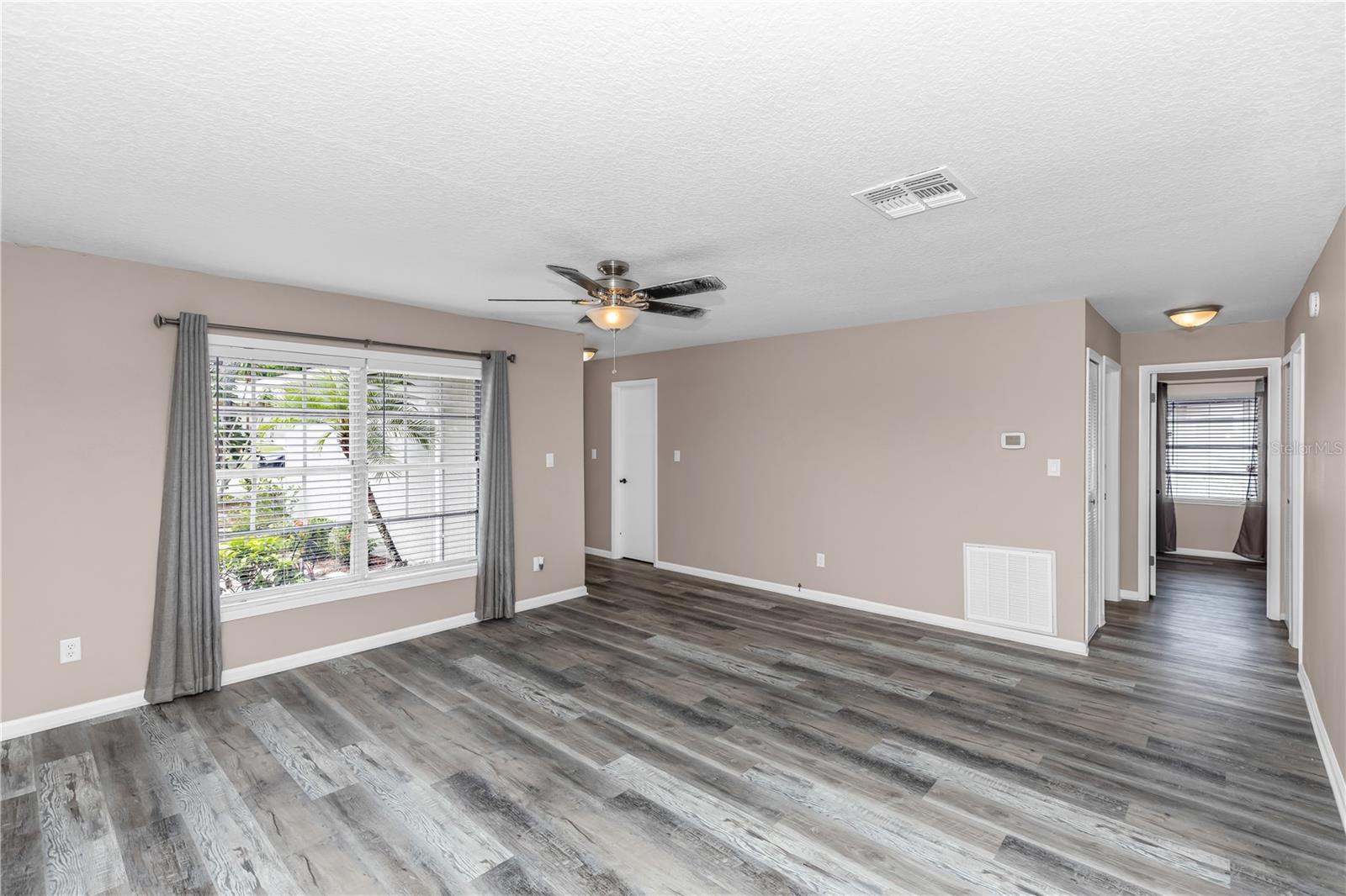 1248 RUSSELL DR