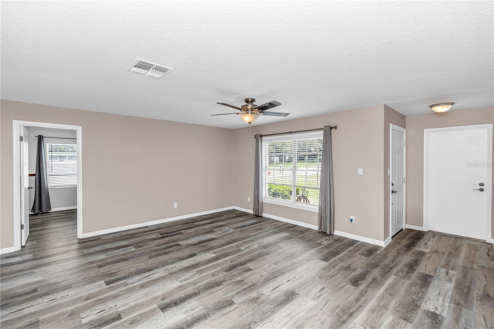 1248 RUSSELL DR