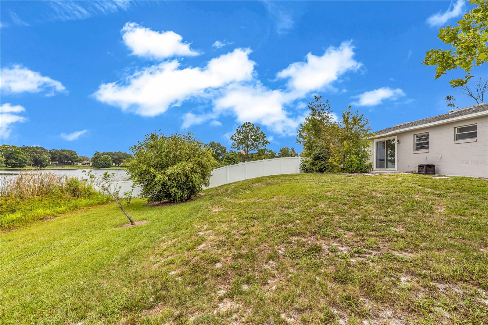 1248 RUSSELL DR
