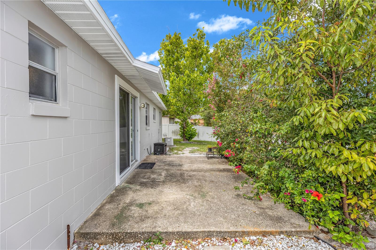 1248 RUSSELL DR