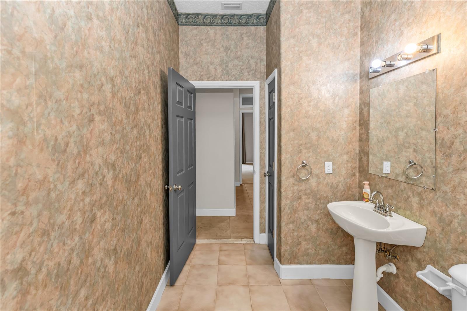 2250 WILMHURST RD