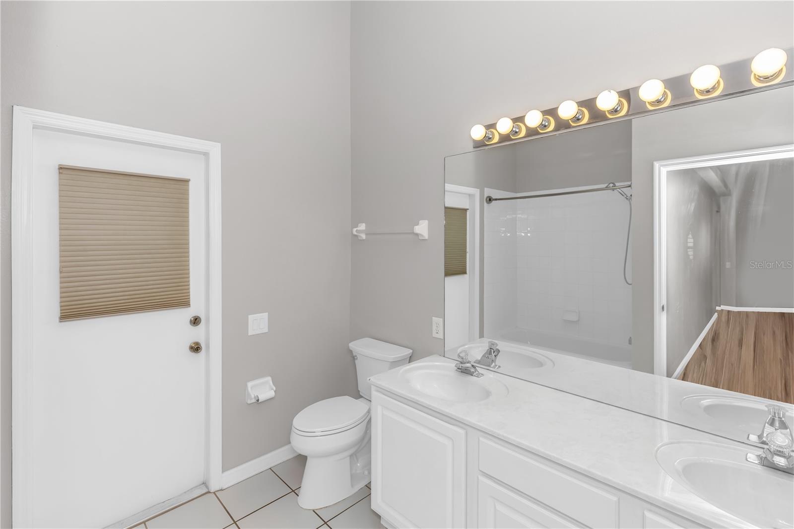 308 BOWLING GREEN CT