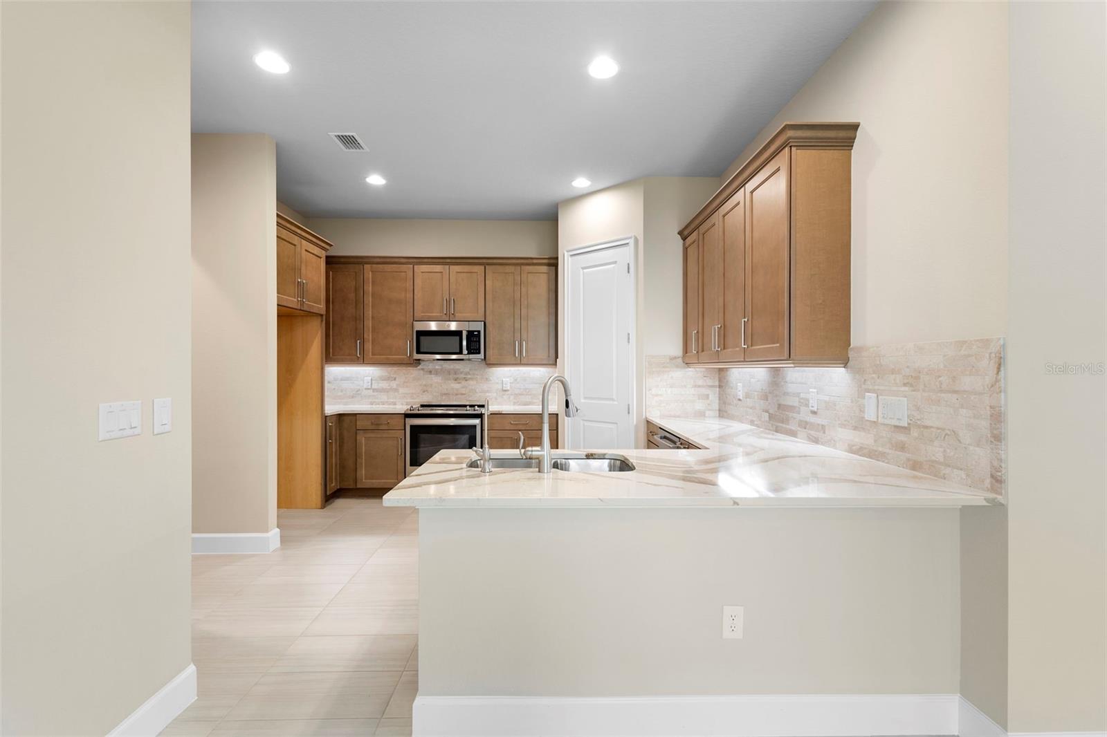 131 LONGRIDGE LN