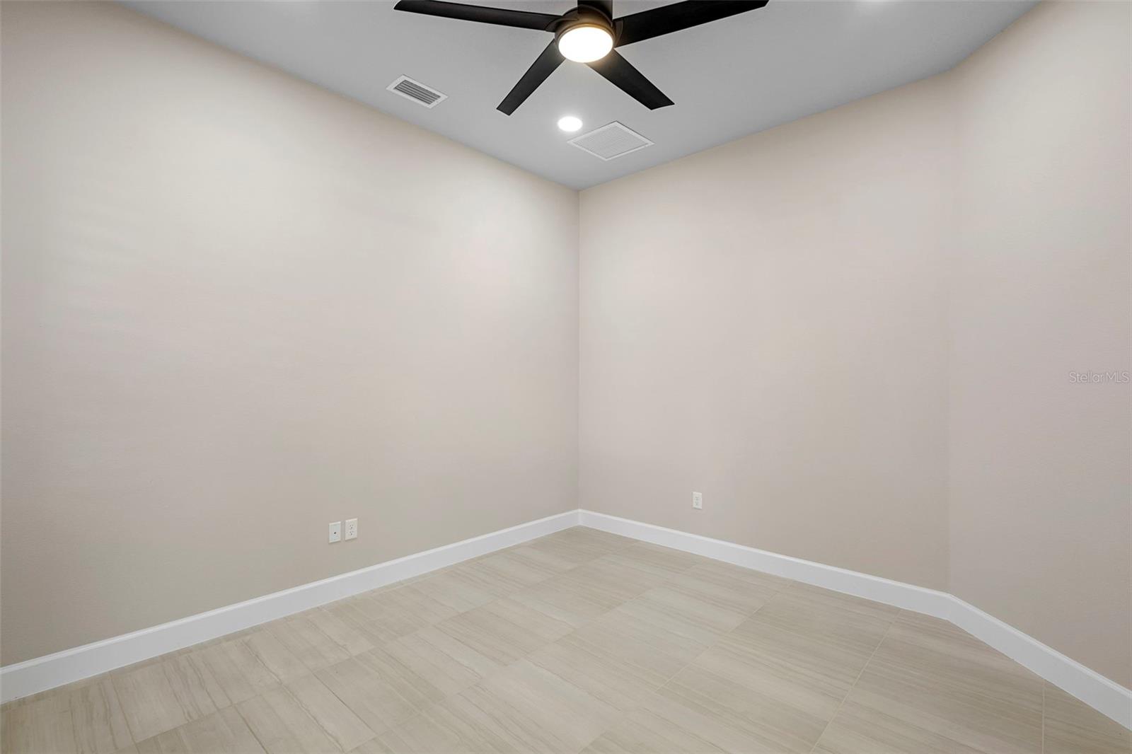 131 LONGRIDGE LN