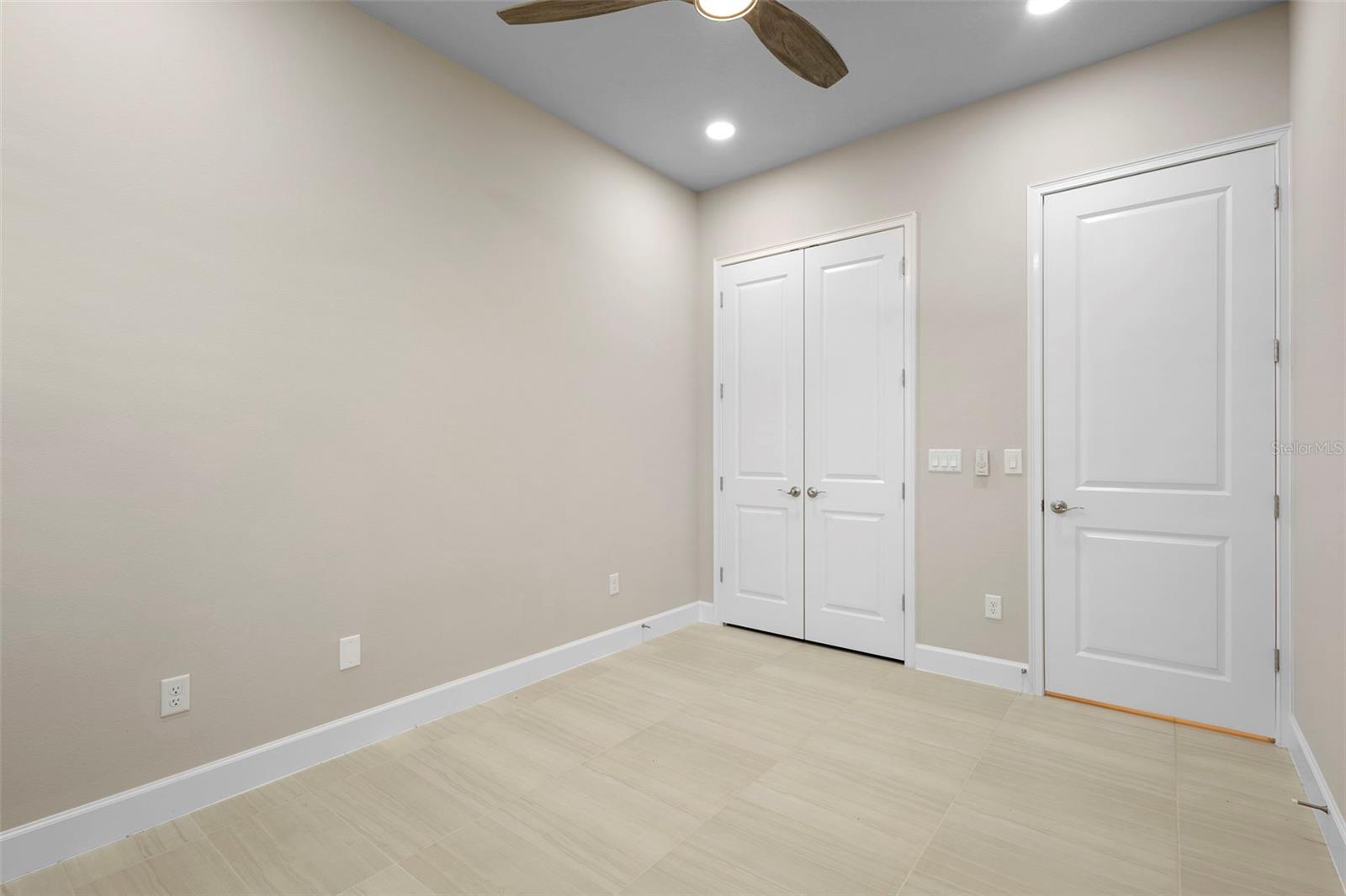 131 LONGRIDGE LN