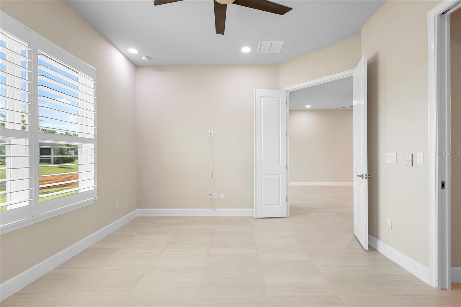 131 LONGRIDGE LN