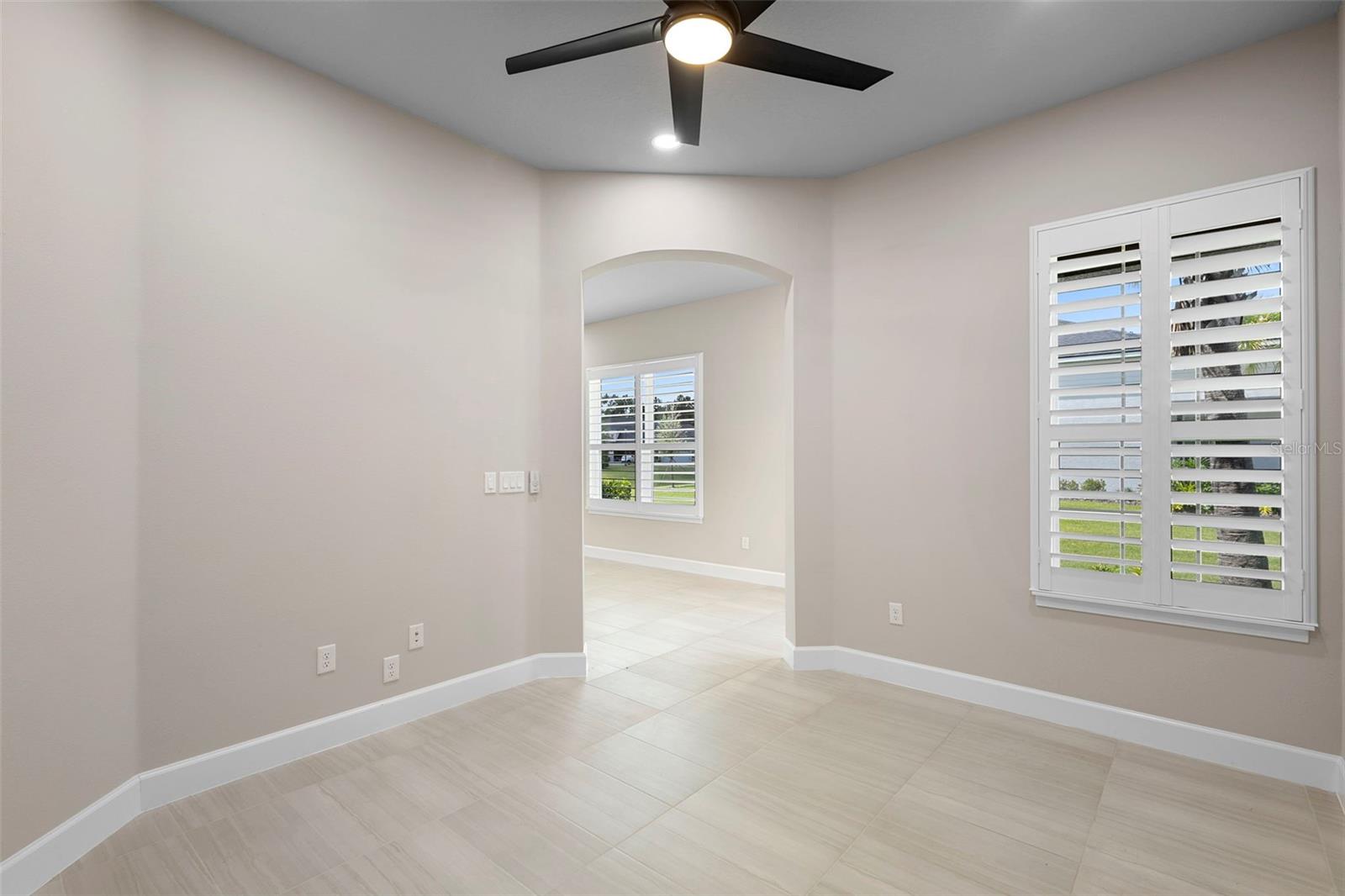 131 LONGRIDGE LN