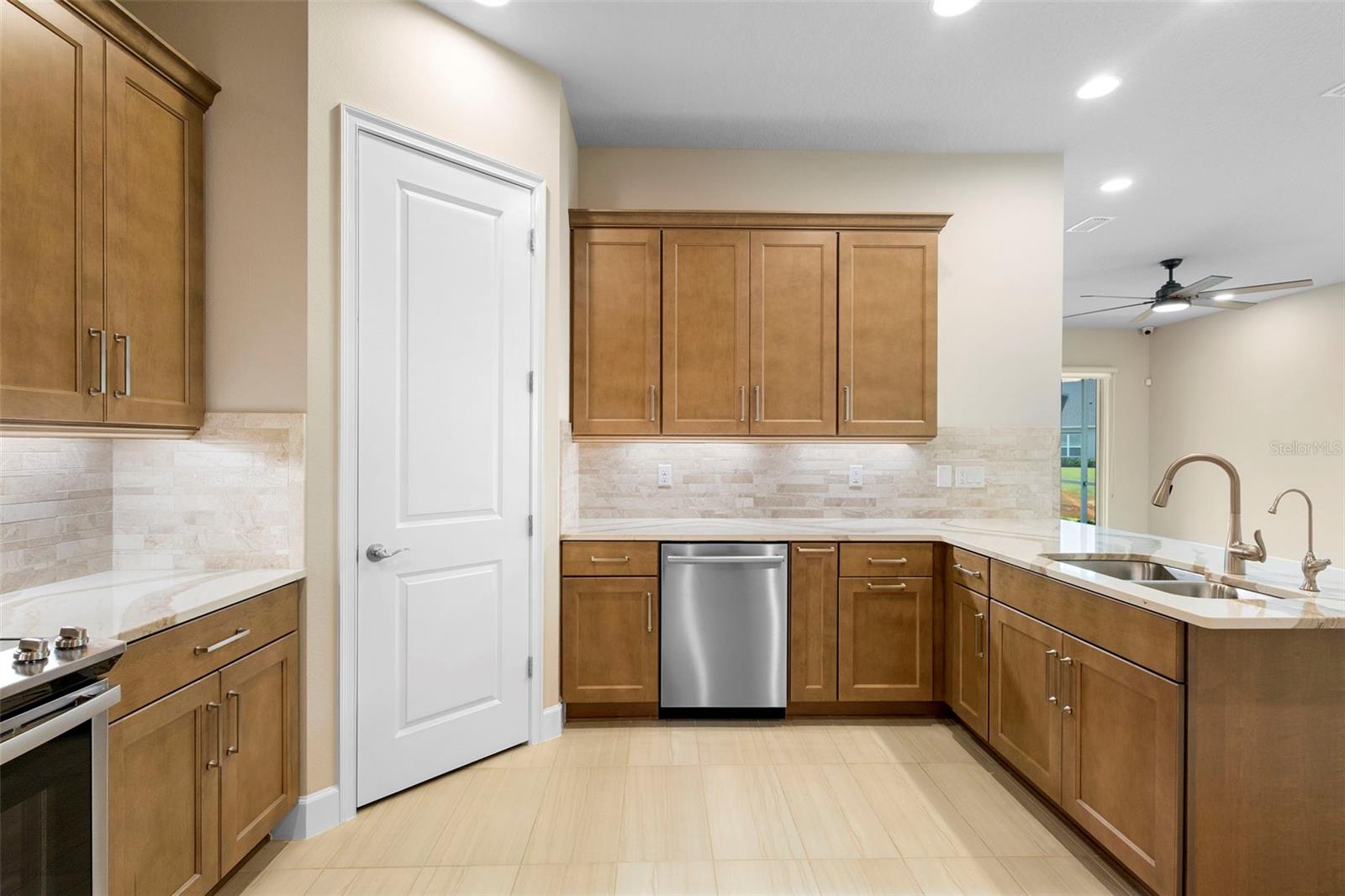 131 LONGRIDGE LN