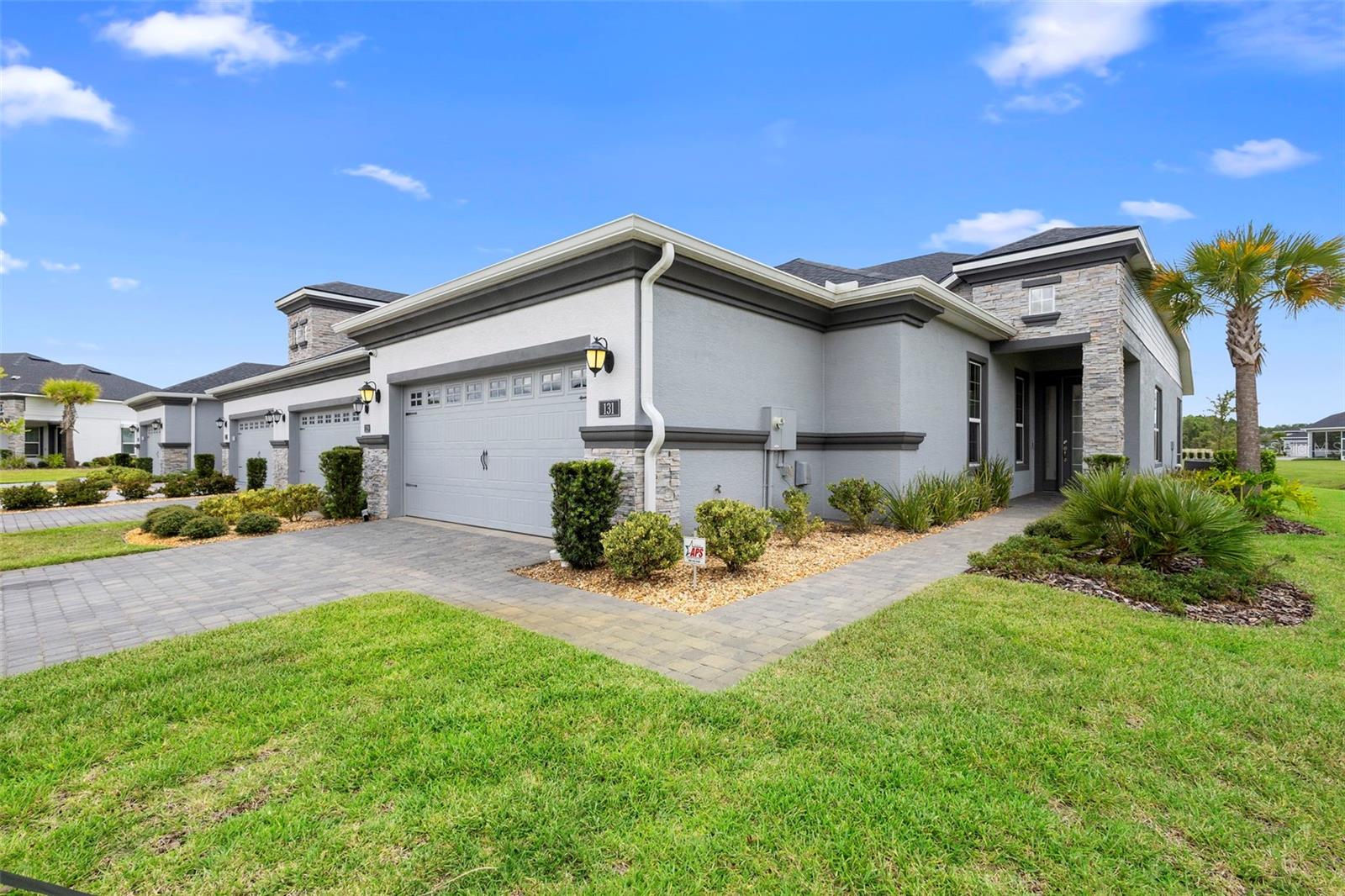 131 LONGRIDGE LN
