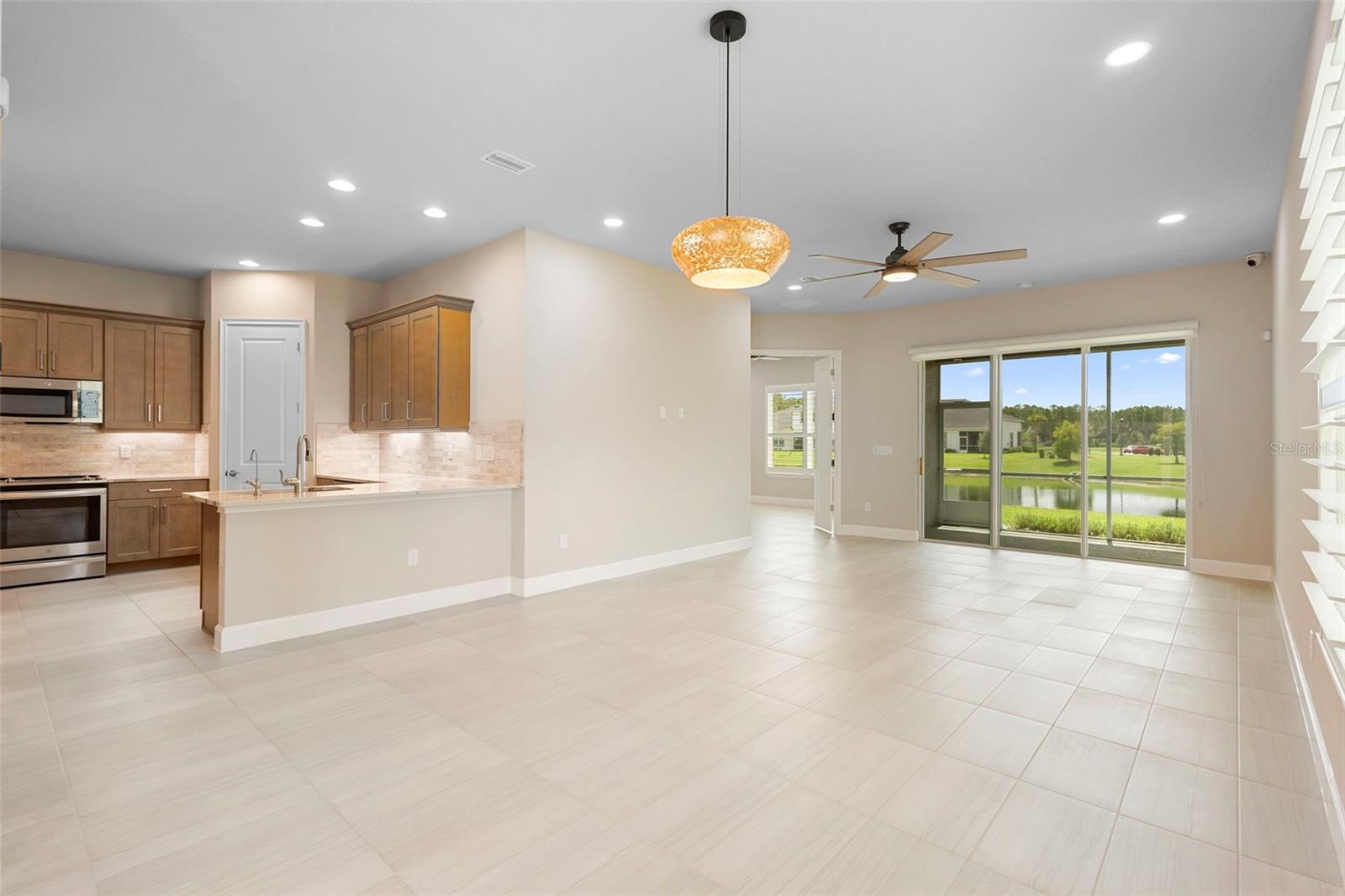 131 LONGRIDGE LN