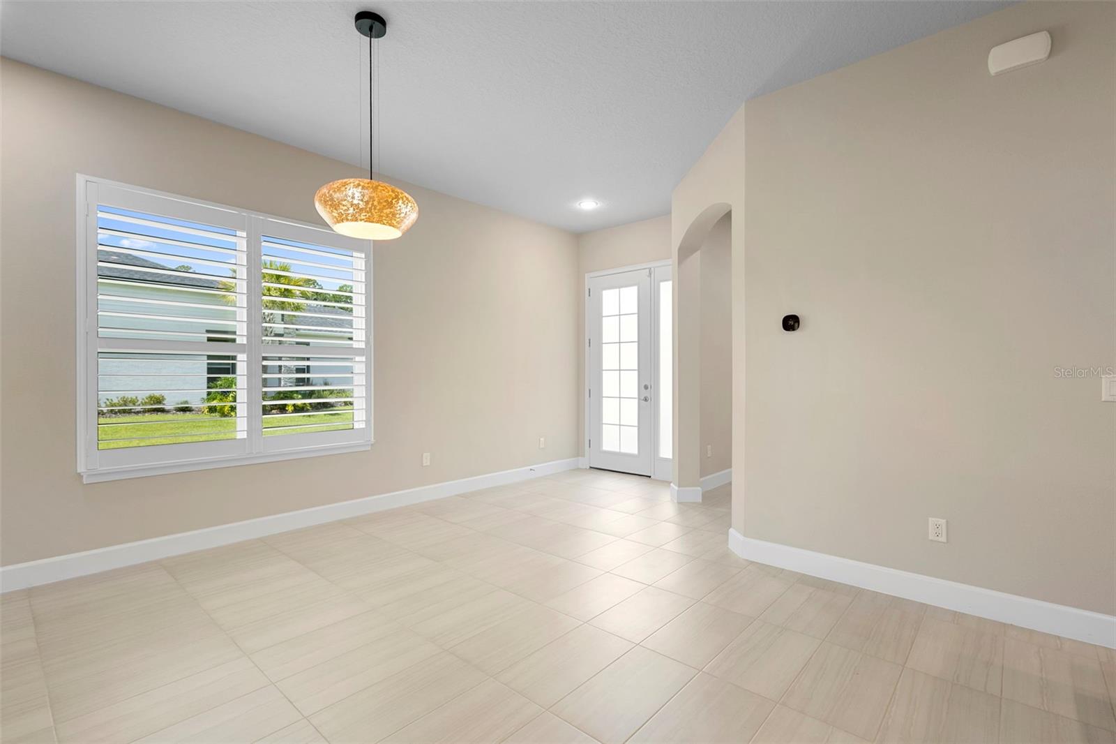 131 LONGRIDGE LN