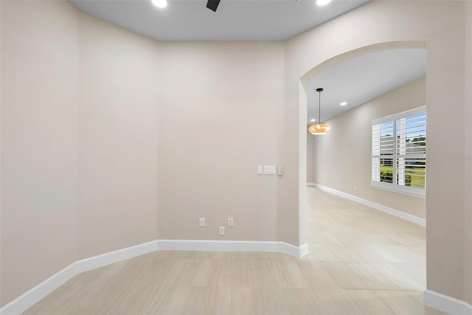 131 LONGRIDGE LN