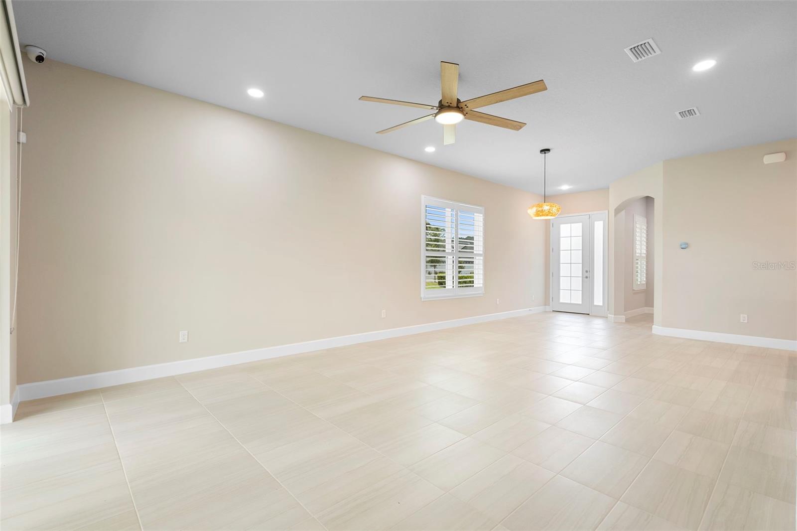 131 LONGRIDGE LN