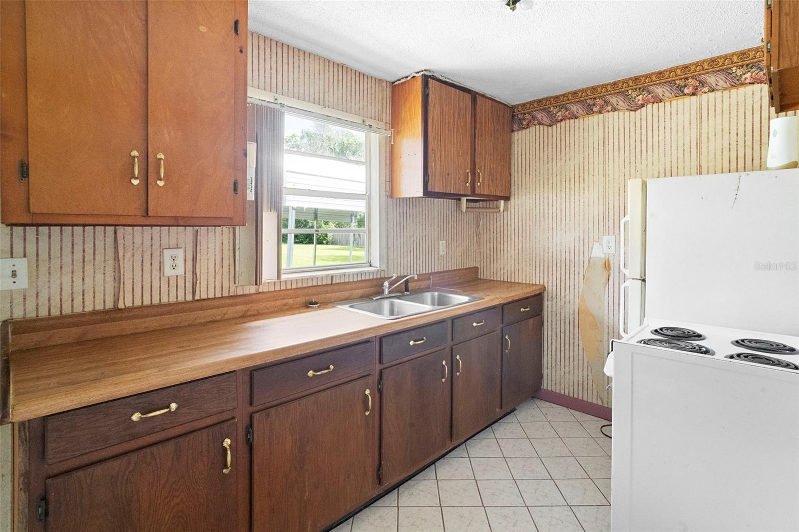753 GLENWOOD RD
