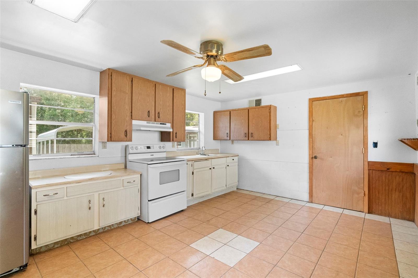 753 GLENWOOD RD