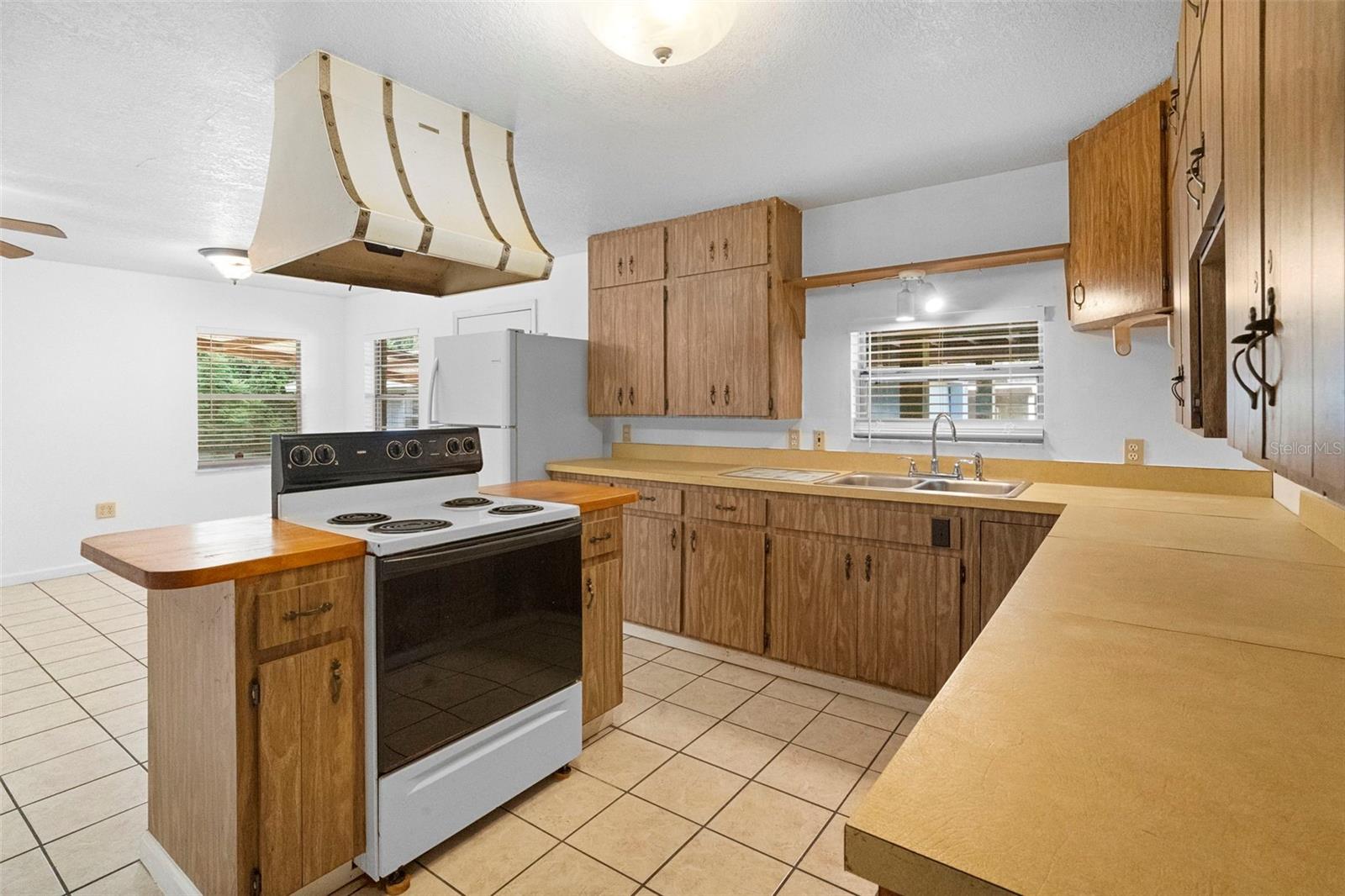 753 GLENWOOD RD