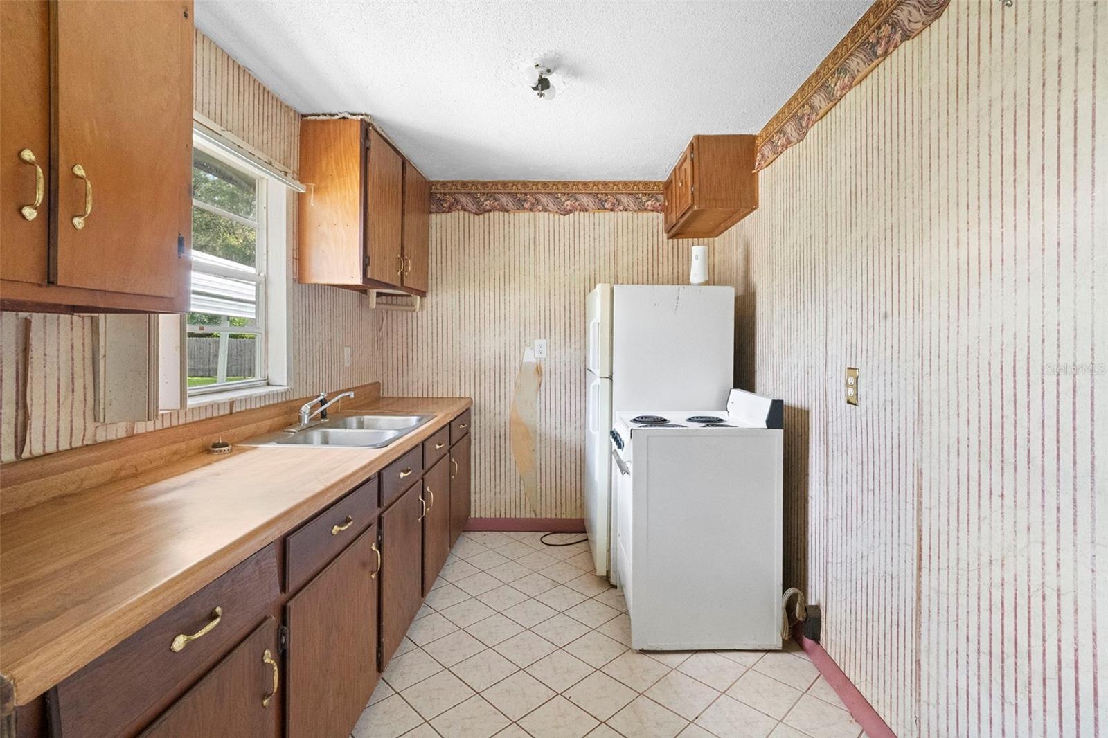 753 GLENWOOD RD