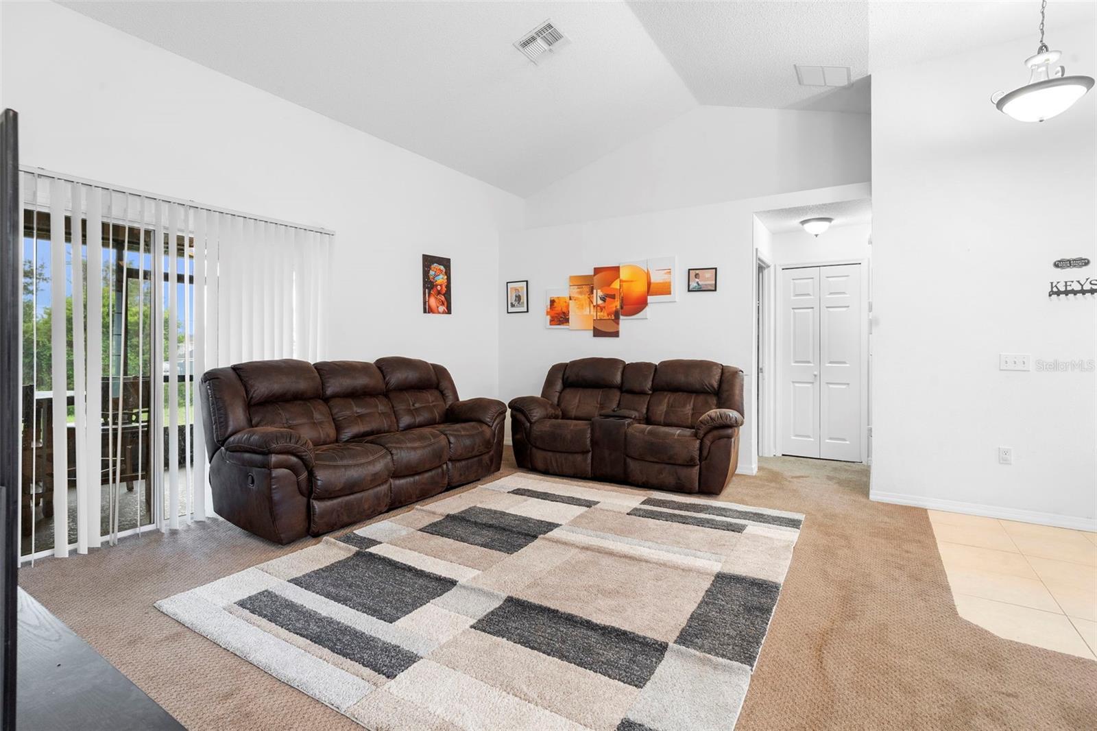 1725 HERNANDO AVE