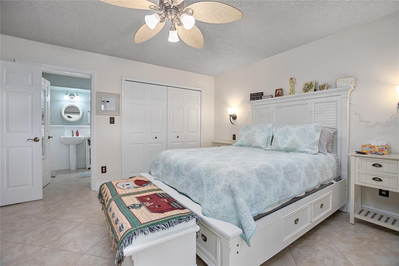 955 EASTRIDGE DR #7P