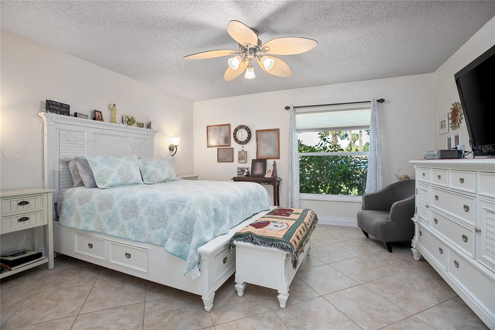 955 EASTRIDGE DR #7P