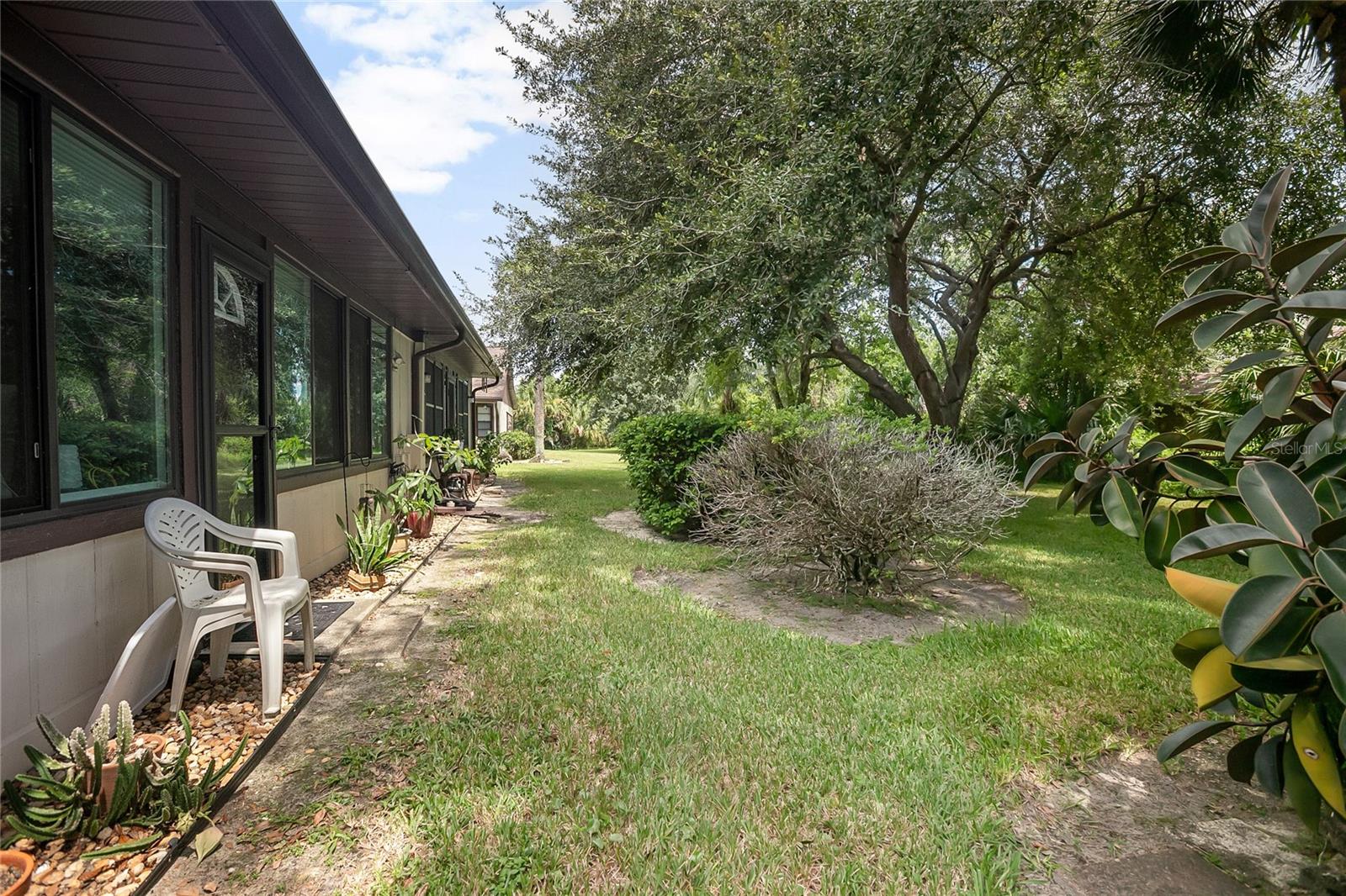 955 EASTRIDGE DR #7P