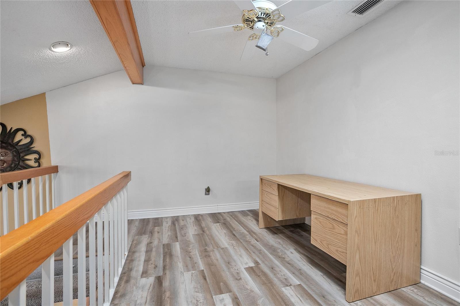 955 EASTRIDGE DR #7P