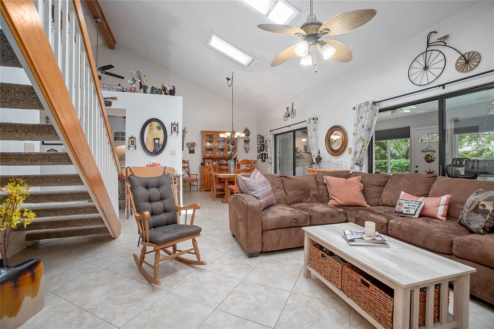 955 EASTRIDGE DR #7P