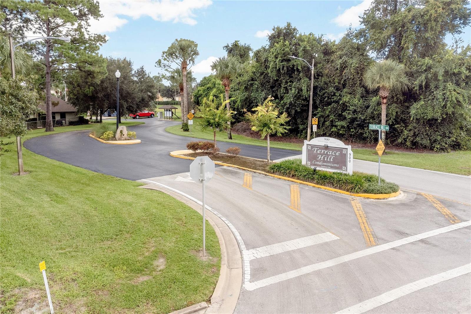 955 EASTRIDGE DR #7P