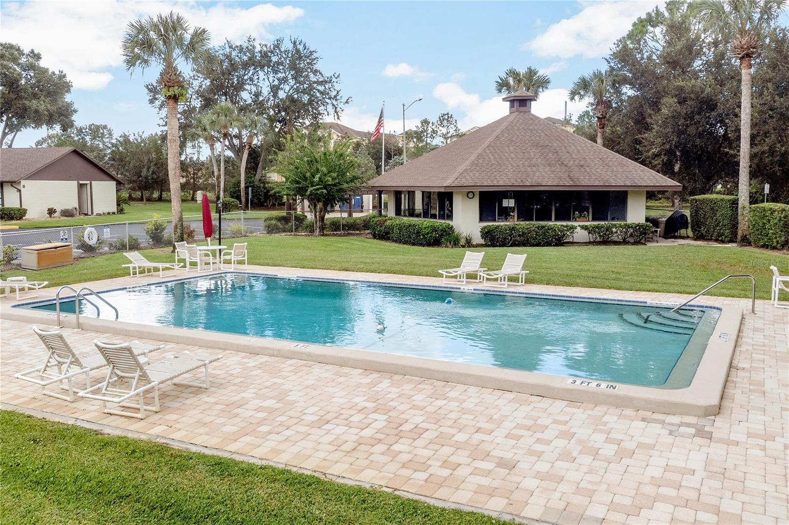 955 EASTRIDGE DR #7P