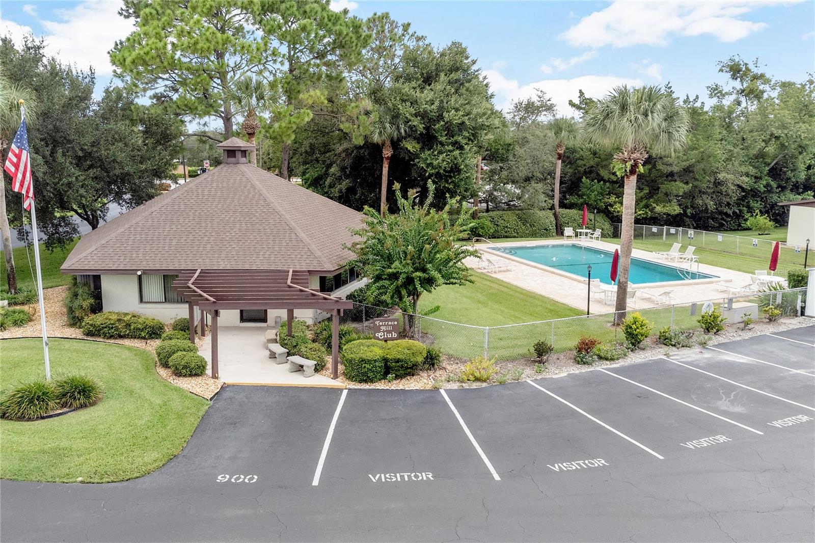 955 EASTRIDGE DR #7P