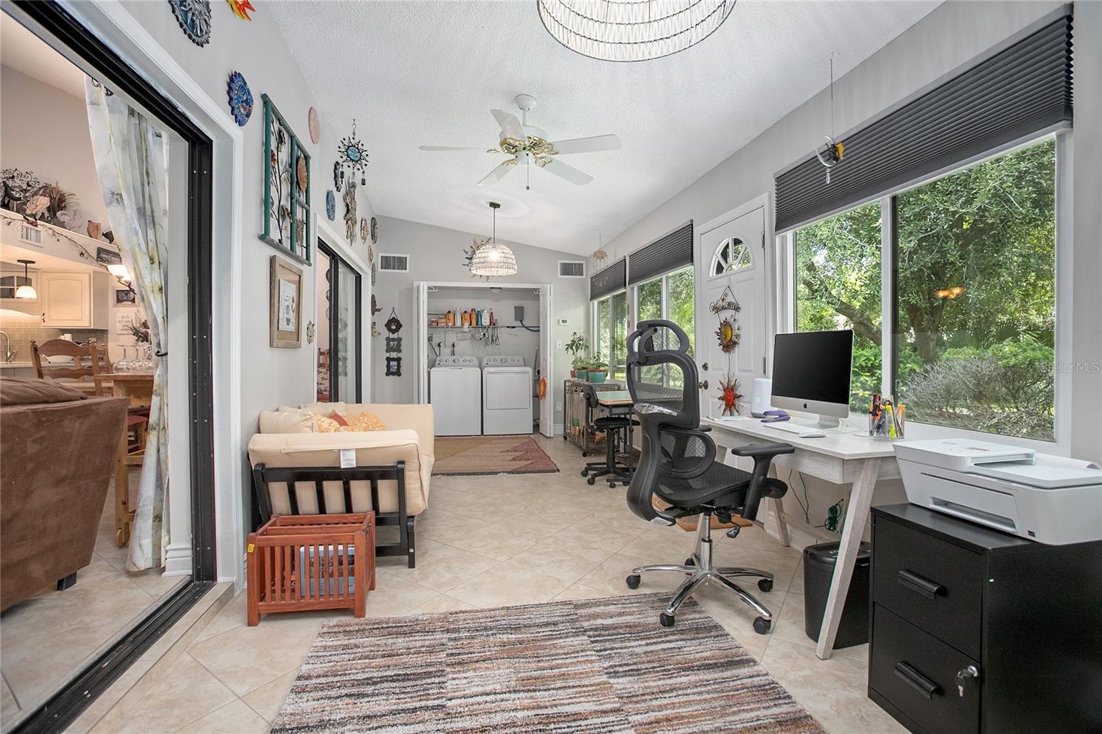 955 EASTRIDGE DR #7P