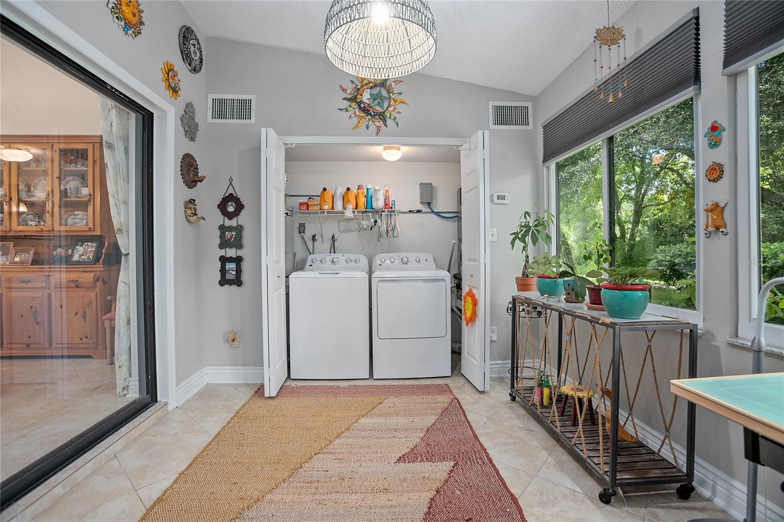 955 EASTRIDGE DR #7P