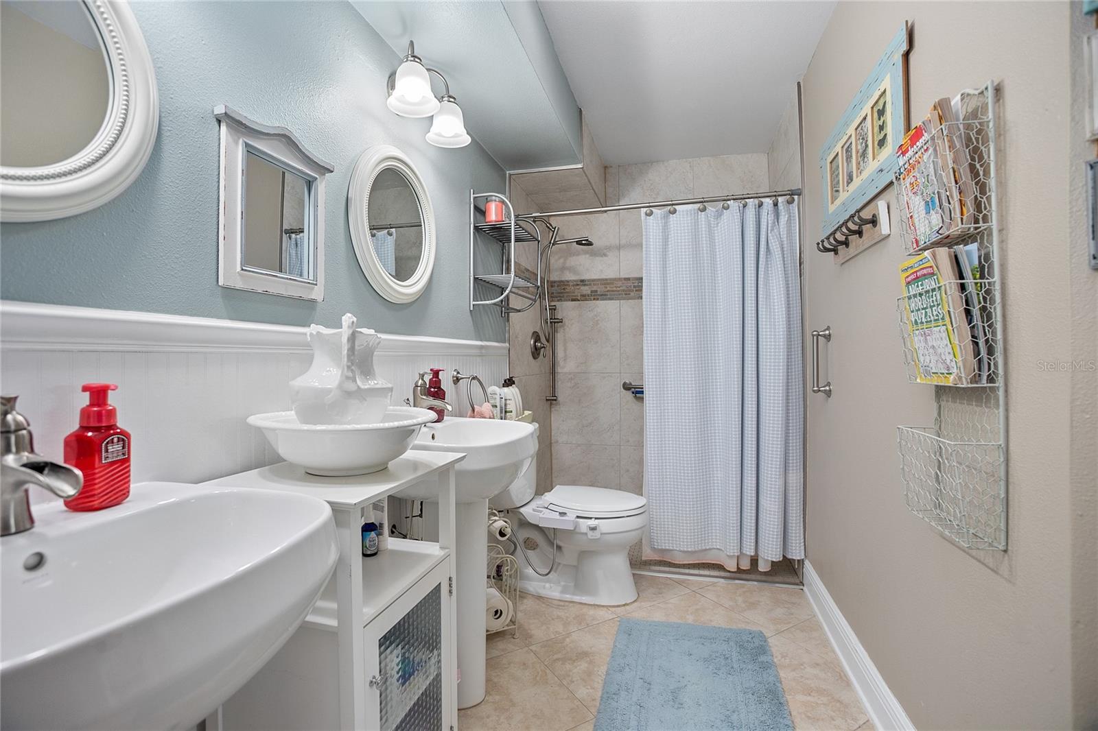 955 EASTRIDGE DR #7P