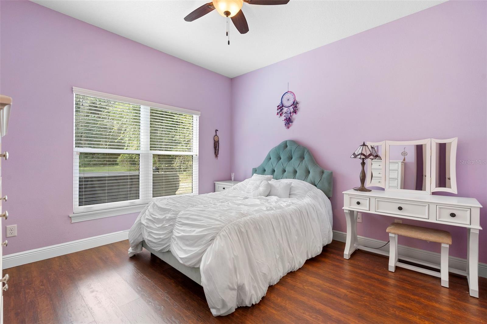 1806 GLENWOOD OAKS LN